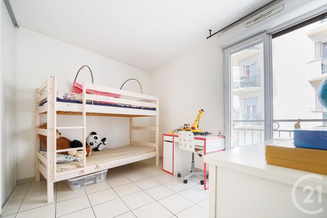 Afficher la photo en grand Appartement F3 à vendre - 3 pièces - 56.0 m2 - MARSEILLE - 13003 - PROVENCE-ALPES-COTE-D-AZUR - Century 21 Intramuros
