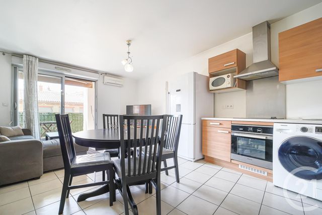 Afficher la photo en grand Appartement F3 à vendre - 3 pièces - 56.0 m2 - MARSEILLE - 13003 - PROVENCE-ALPES-COTE-D-AZUR - Century 21 Intramuros