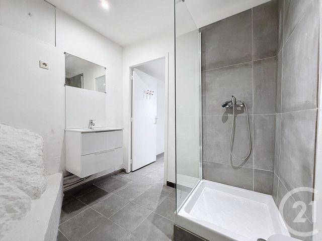 Appartement F1 à vendre - 1 pièce - 26.0 m2 - MARSEILLE - 13006 - PROVENCE-ALPES-COTE-D-AZUR - Century 21 Intramuros
