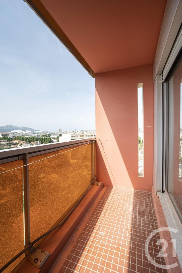 Afficher la photo en grand Studio à vendre - 1 pièce - 30.0 m2 - MARSEILLE - 13010 - PROVENCE-ALPES-COTE-D-AZUR - Century 21 Intramuros