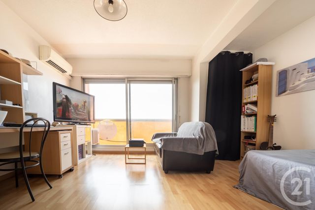 Afficher la photo en grand Studio à vendre - 1 pièce - 30.0 m2 - MARSEILLE - 13010 - PROVENCE-ALPES-COTE-D-AZUR - Century 21 Intramuros