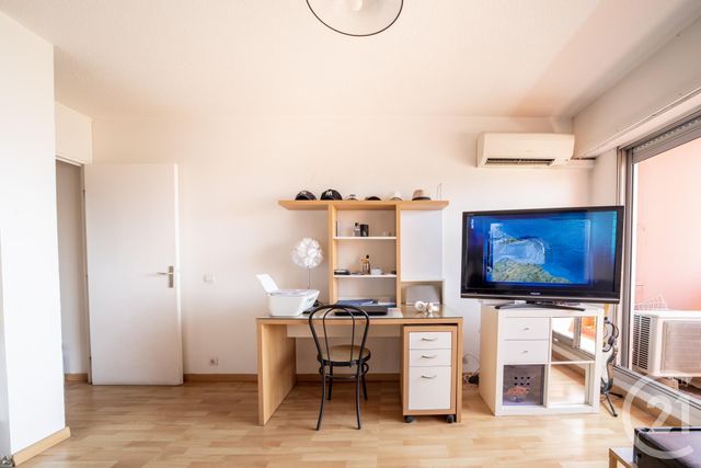 Afficher la photo en grand Studio à vendre - 1 pièce - 30.0 m2 - MARSEILLE - 13010 - PROVENCE-ALPES-COTE-D-AZUR - Century 21 Intramuros