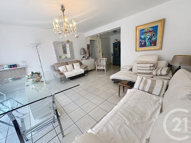 Appartement T4 à vendre - 4 pièces - 86.78 m2 - MARSEILLE - 13008 - PROVENCE-ALPES-COTE-D-AZUR - Century 21 Intramuros