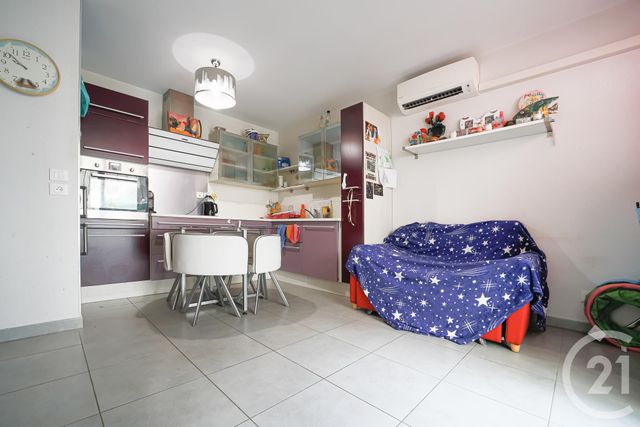 Afficher la photo en grand appartement à vendre - 2 pièces - 37.1 m2 - MARSEILLE - 13008 - PROVENCE-ALPES-COTE-D-AZUR - Century 21 Intramuros