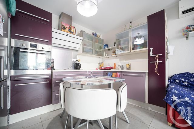 Afficher la photo en grand appartement à vendre - 2 pièces - 37.1 m2 - MARSEILLE - 13008 - PROVENCE-ALPES-COTE-D-AZUR - Century 21 Intramuros