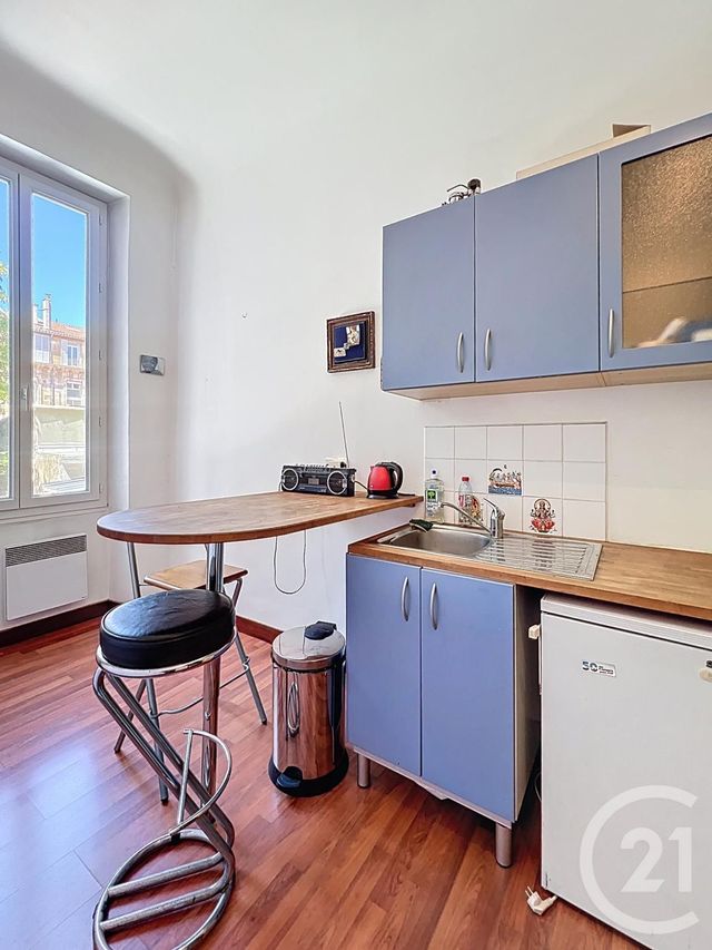 Appartement à vendre - 2 pièces - 68.0 m2 - MARSEILLE - 13006 - PROVENCE-ALPES-COTE-D-AZUR - Century 21 Intramuros