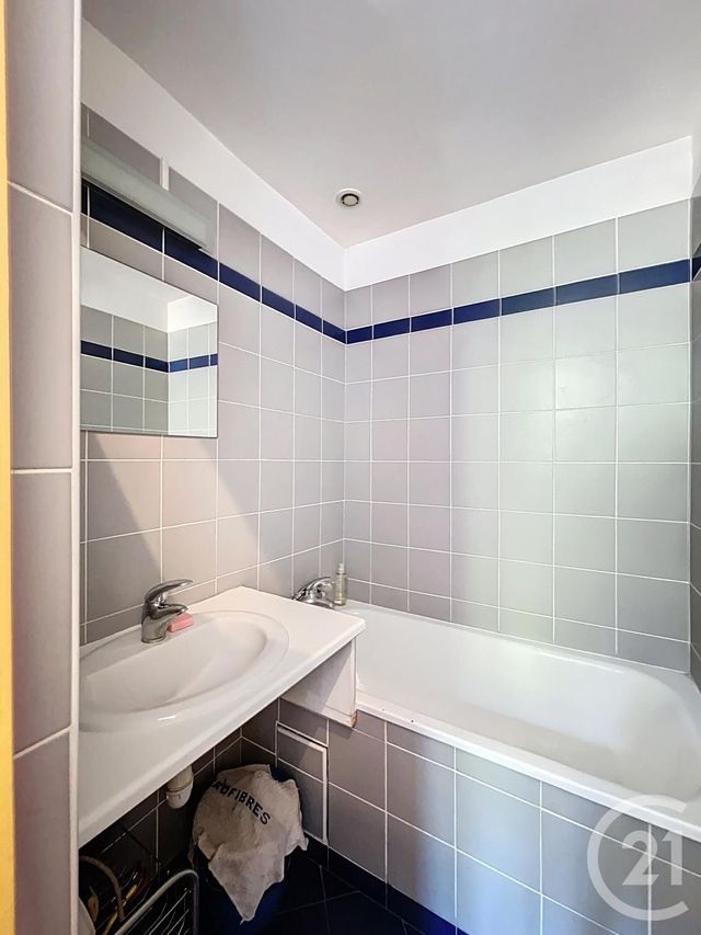 Appartement à vendre - 2 pièces - 68.0 m2 - MARSEILLE - 13006 - PROVENCE-ALPES-COTE-D-AZUR - Century 21 Intramuros