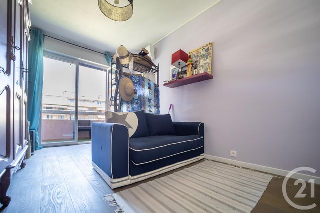 Afficher la photo en grand Appartement T3 à vendre - 3 pièces - 75.6 m2 - MARSEILLE - 13003 - PROVENCE-ALPES-COTE-D-AZUR - Century 21 Intramuros