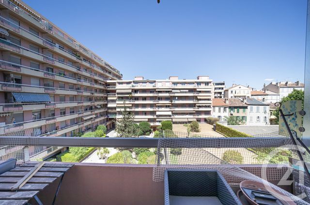Afficher la photo en grand Appartement T3 à vendre - 3 pièces - 75.6 m2 - MARSEILLE - 13003 - PROVENCE-ALPES-COTE-D-AZUR - Century 21 Intramuros