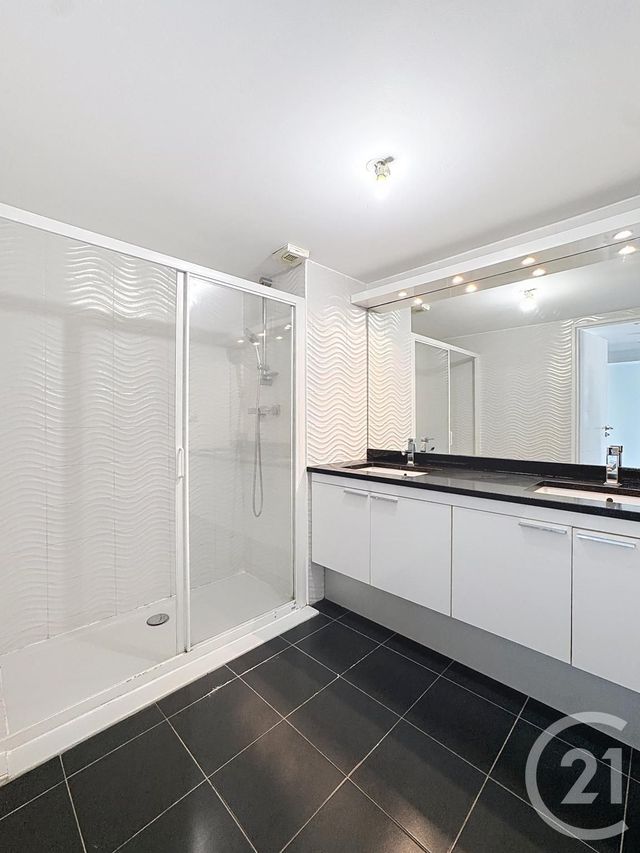 Appartement T4 à louer - 4 pièces - 102.1 m2 - MARSEILLE - 13008 - PROVENCE-ALPES-COTE-D-AZUR - Century 21 Intramuros