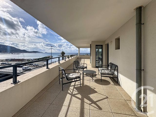 Appartement T4 à louer - 4 pièces - 102.1 m2 - MARSEILLE - 13008 - PROVENCE-ALPES-COTE-D-AZUR - Century 21 Intramuros