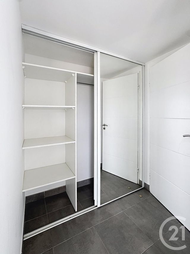 Appartement T4 à louer - 4 pièces - 102.1 m2 - MARSEILLE - 13008 - PROVENCE-ALPES-COTE-D-AZUR - Century 21 Intramuros