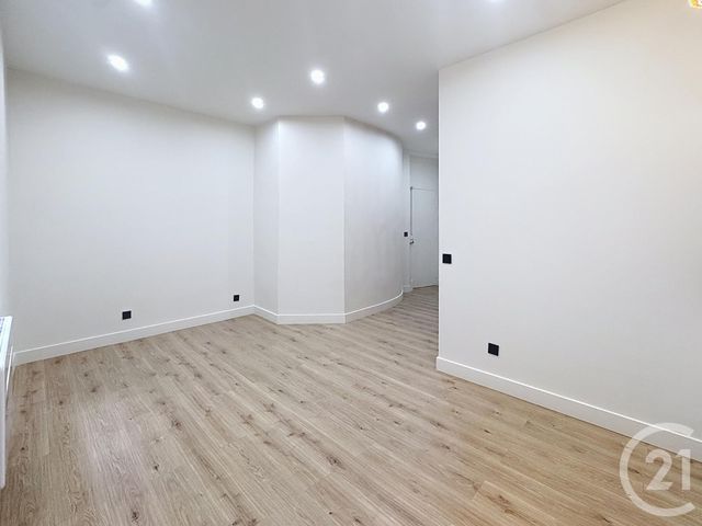 Appartement T2 à louer - 2 pièces - 30.45 m2 - MARSEILLE - 13007 - PROVENCE-ALPES-COTE-D-AZUR - Century 21 Intramuros