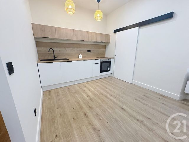 Appartement T2 à louer - 2 pièces - 30.45 m2 - MARSEILLE - 13007 - PROVENCE-ALPES-COTE-D-AZUR - Century 21 Intramuros