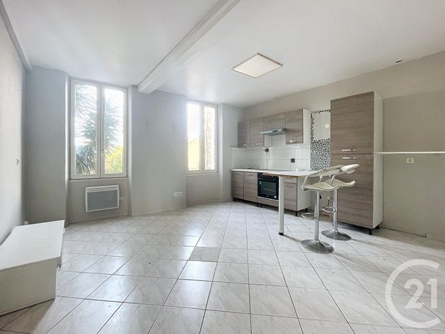 Appartement à louer - 2 pièces - 47.09 m2 - MARSEILLE - 13003 - PROVENCE-ALPES-COTE-D-AZUR - Century 21 Intramuros