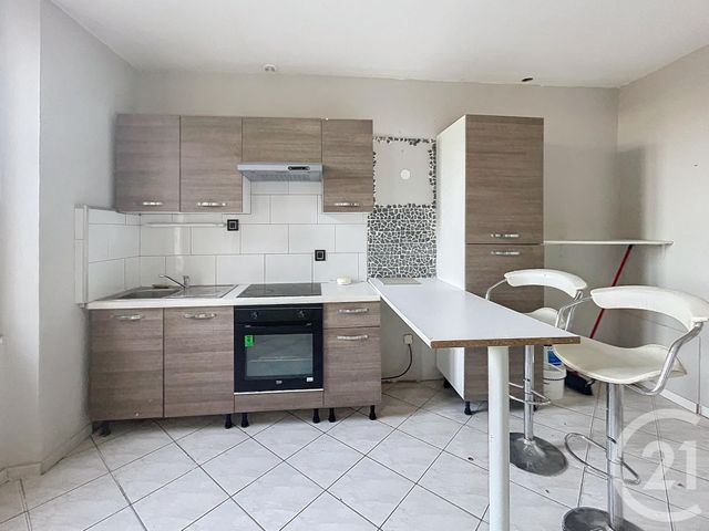 Appartement à louer - 2 pièces - 47.09 m2 - MARSEILLE - 13003 - PROVENCE-ALPES-COTE-D-AZUR - Century 21 Intramuros