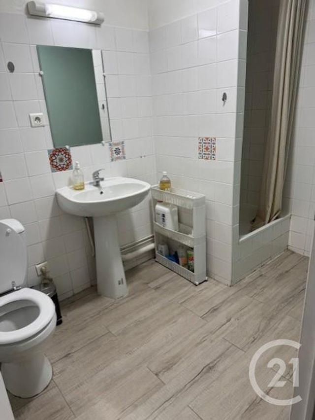 commerce à louer - 54.46 m2 - MARSEILLE - 13 - PROVENCE-ALPES-COTE-D-AZUR - Century 21 Intramuros