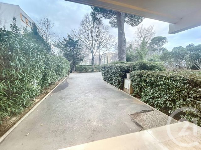 Appartement T4 à vendre - 4 pièces - 82.88 m2 - MARSEILLE - 13012 - PROVENCE-ALPES-COTE-D-AZUR - Century 21 Intramuros