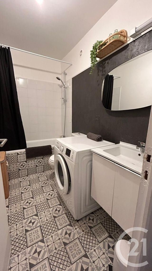 Appartement T2 à louer - 2 pièces - 42.06 m2 - MARSEILLE - 13002 - PROVENCE-ALPES-COTE-D-AZUR - Century 21 Intramuros