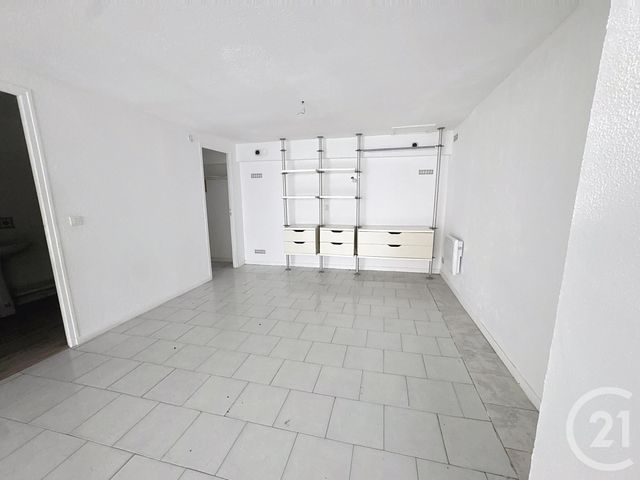 Appartement à louer - 2 pièces - 54.46 m2 - MARSEILLE - 13001 - PROVENCE-ALPES-COTE-D-AZUR - Century 21 Intramuros