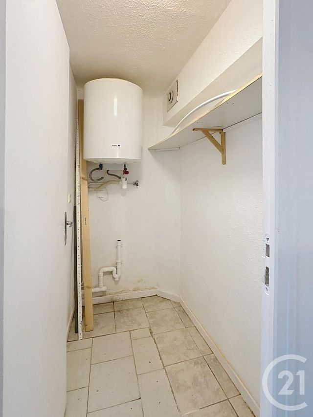 Appartement à louer - 2 pièces - 54.46 m2 - MARSEILLE - 13001 - PROVENCE-ALPES-COTE-D-AZUR - Century 21 Intramuros