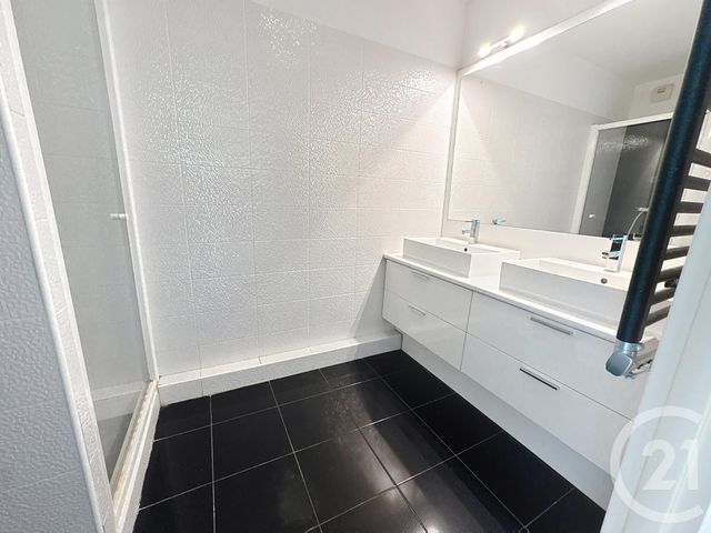 Appartement à louer - 4 pièces - 105.09 m2 - MARSEILLE - 13008 - PROVENCE-ALPES-COTE-D-AZUR - Century 21 Intramuros