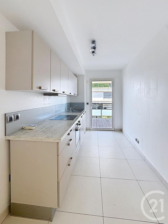 Appartement à louer - 4 pièces - 105.09 m2 - MARSEILLE - 13008 - PROVENCE-ALPES-COTE-D-AZUR - Century 21 Intramuros