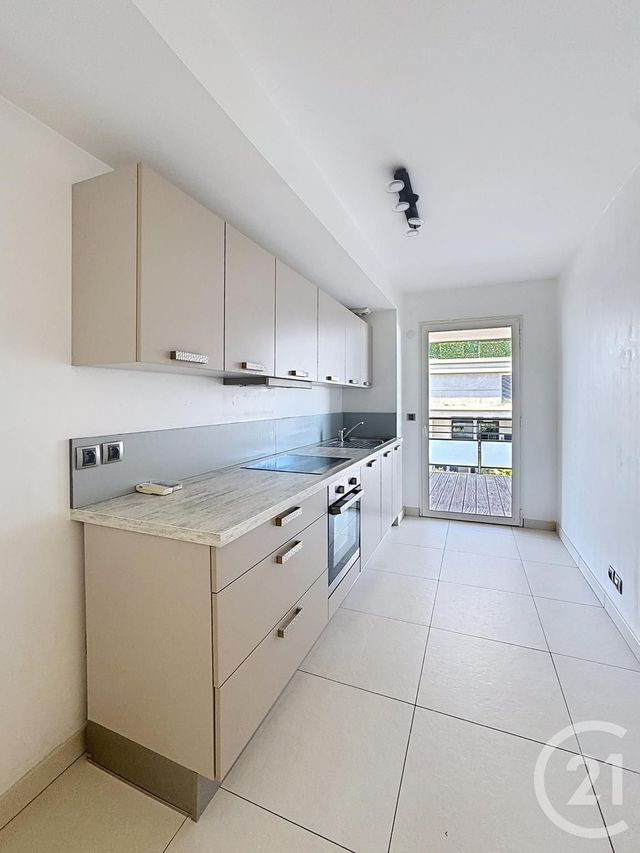 Appartement à louer - 4 pièces - 105.09 m2 - MARSEILLE - 13008 - PROVENCE-ALPES-COTE-D-AZUR - Century 21 Intramuros