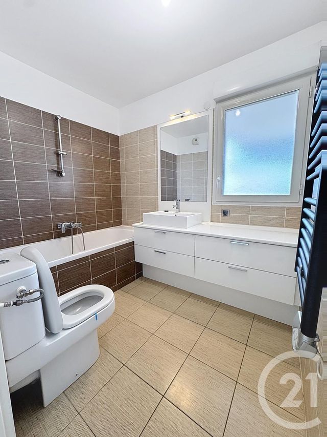 Appartement à louer - 4 pièces - 105.09 m2 - MARSEILLE - 13008 - PROVENCE-ALPES-COTE-D-AZUR - Century 21 Intramuros