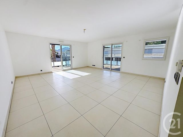 Appartement à louer - 4 pièces - 105.09 m2 - MARSEILLE - 13008 - PROVENCE-ALPES-COTE-D-AZUR - Century 21 Intramuros