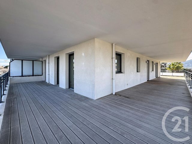 Appartement à louer - 4 pièces - 105.09 m2 - MARSEILLE - 13008 - PROVENCE-ALPES-COTE-D-AZUR - Century 21 Intramuros