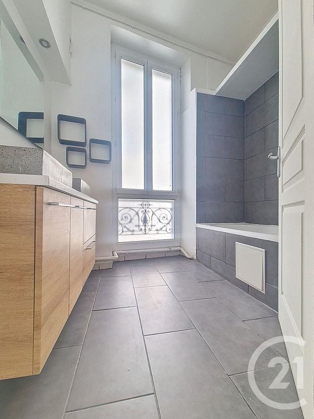 Appartement T3 à vendre - 4 pièces - 83.37 m2 - MARSEILLE - 13006 - PROVENCE-ALPES-COTE-D-AZUR - Century 21 Intramuros