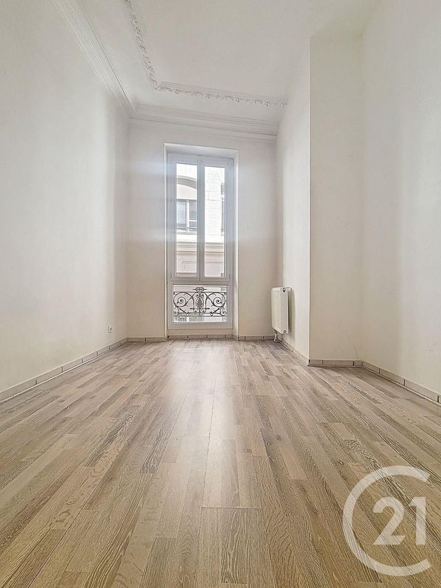 Appartement T3 à vendre - 4 pièces - 83.37 m2 - MARSEILLE - 13006 - PROVENCE-ALPES-COTE-D-AZUR - Century 21 Intramuros