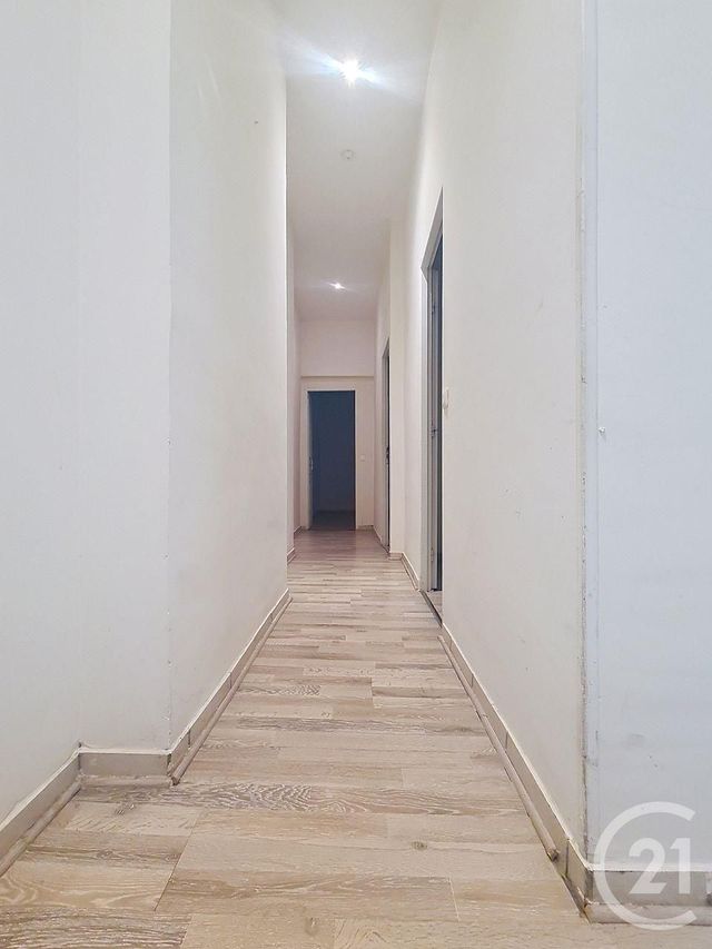 Appartement T3 à vendre - 4 pièces - 83.37 m2 - MARSEILLE - 13006 - PROVENCE-ALPES-COTE-D-AZUR - Century 21 Intramuros