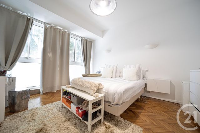 Afficher la photo en grand Appartement F4 à vendre - 4 pièces - 120.0 m2 - MARSEILLE - 13008 - PROVENCE-ALPES-COTE-D-AZUR - Century 21 Intramuros