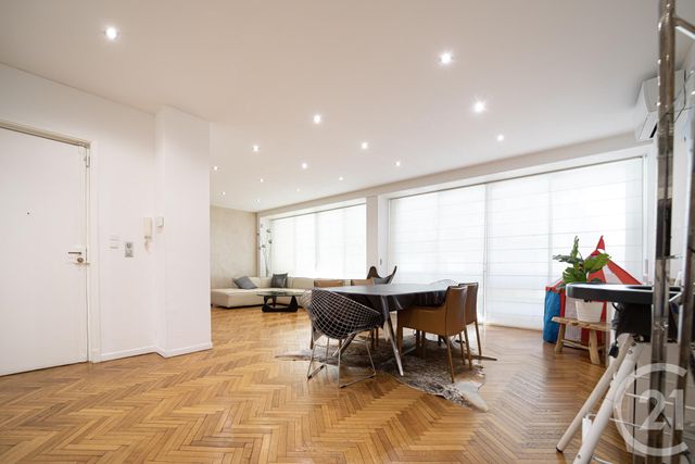 Afficher la photo en grand Appartement F4 à vendre - 4 pièces - 120.0 m2 - MARSEILLE - 13008 - PROVENCE-ALPES-COTE-D-AZUR - Century 21 Intramuros