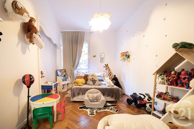 Afficher la photo en grand Appartement F4 à vendre - 4 pièces - 120.0 m2 - MARSEILLE - 13008 - PROVENCE-ALPES-COTE-D-AZUR - Century 21 Intramuros