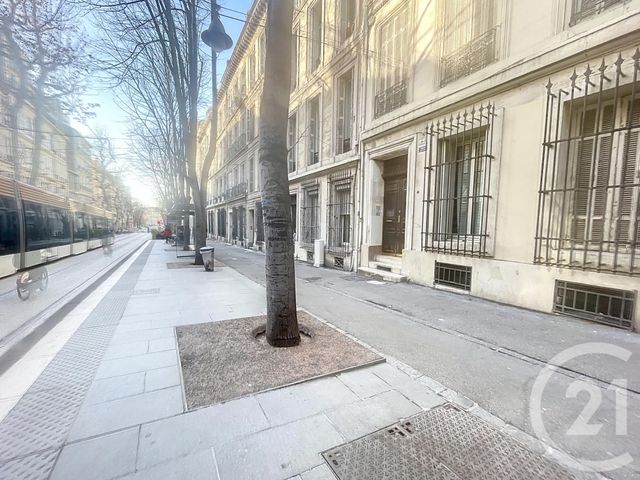 Appartement T2 à vendre - 2 pièces - 43.01 m2 - MARSEILLE - 13001 - PROVENCE-ALPES-COTE-D-AZUR - Century 21 Intramuros