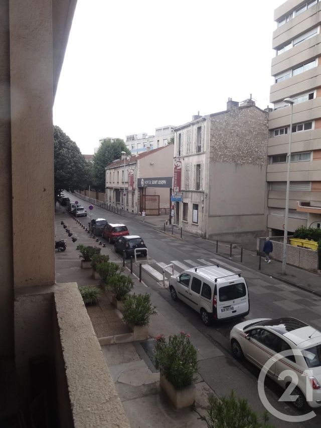 Appartement T2 à vendre - 2 pièces - 58.0 m2 - MARSEILLE - 13008 - PROVENCE-ALPES-COTE-D-AZUR - Century 21 Intramuros Appartement T2 à vendre - 2 pièces - 58.0 m2 - MARSEILLE - 13008 - PROVENCE-ALPES-COTE-D-AZUR - Century 21 Intramuros