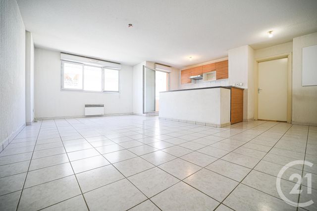 Appartement T3 à vendre - 3 pièces - 66.61 m2 - MARSEILLE - 13003 - PROVENCE-ALPES-COTE-D-AZUR - Century 21 Intramuros Appartement T3 à vendre - 3 pièces - 66.61 m2 - MARSEILLE - 13003 - PROVENCE-ALPES-COTE-D-AZUR - Century 21 Intramuros