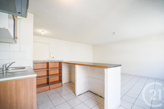 Appartement T3 à vendre - 3 pièces - 66.61 m2 - MARSEILLE - 13003 - PROVENCE-ALPES-COTE-D-AZUR - Century 21 Intramuros Appartement T3 à vendre - 3 pièces - 66.61 m2 - MARSEILLE - 13003 - PROVENCE-ALPES-COTE-D-AZUR - Century 21 Intramuros