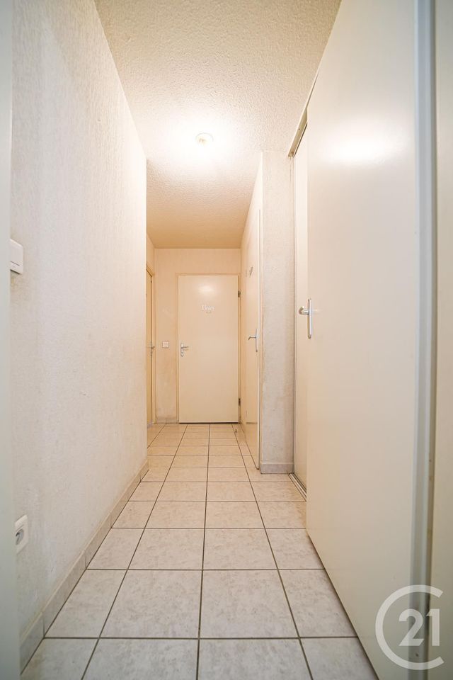Appartement T3 à vendre - 3 pièces - 66.61 m2 - MARSEILLE - 13003 - PROVENCE-ALPES-COTE-D-AZUR - Century 21 Intramuros Appartement T3 à vendre - 3 pièces - 66.61 m2 - MARSEILLE - 13003 - PROVENCE-ALPES-COTE-D-AZUR - Century 21 Intramuros