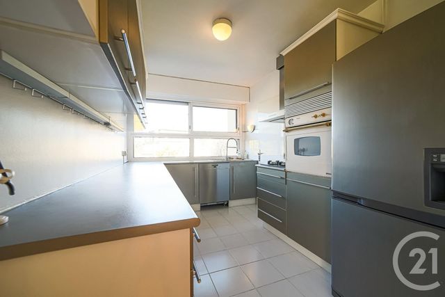 Appartement T3 à vendre - 3 pièces - 75.75 m2 - MARSEILLE - 13008 - PROVENCE-ALPES-COTE-D-AZUR - Century 21 Intramuros Appartement T3 à vendre - 3 pièces - 75.75 m2 - MARSEILLE - 13008 - PROVENCE-ALPES-COTE-D-AZUR - Century 21 Intramuros