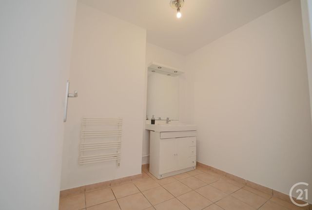 Appartement T4 à vendre - 4 pièces - 75.32 m2 - MARSEILLE - 13003 - PROVENCE-ALPES-COTE-D-AZUR - Century 21 Intramuros Appartement T4 à vendre - 4 pièces - 75.32 m2 - MARSEILLE - 13003 - PROVENCE-ALPES-COTE-D-AZUR - Century 21 Intramuros