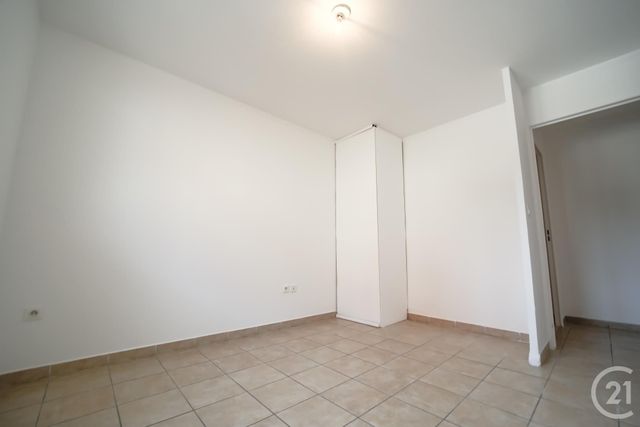 Appartement T4 à vendre - 4 pièces - 75.32 m2 - MARSEILLE - 13003 - PROVENCE-ALPES-COTE-D-AZUR - Century 21 Intramuros Appartement T4 à vendre - 4 pièces - 75.32 m2 - MARSEILLE - 13003 - PROVENCE-ALPES-COTE-D-AZUR - Century 21 Intramuros