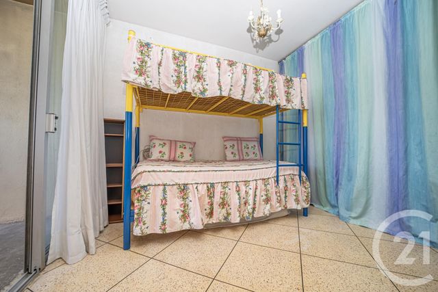 Appartement T4 à vendre - 4 pièces - 59.8 m2 - MARSEILLE - 13009 - PROVENCE-ALPES-COTE-D-AZUR - Century 21 Intramuros Appartement T4 à vendre - 4 pièces - 59.8 m2 - MARSEILLE - 13009 - PROVENCE-ALPES-COTE-D-AZUR - Century 21 Intramuros