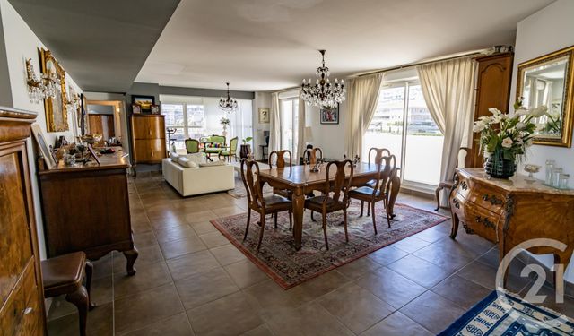 Appartement T3 à vendre - 3 pièces - 130.1 m2 - MARSEILLE - 13008 - PROVENCE-ALPES-COTE-D-AZUR - Century 21 Intramuros