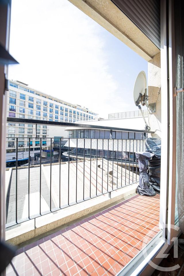 Appartement T4 à vendre - 4 pièces - 87.15 m2 - MARSEILLE - 13001 - PROVENCE-ALPES-COTE-D-AZUR - Century 21 Intramuros Appartement T4 à vendre - 4 pièces - 87.15 m2 - MARSEILLE - 13001 - PROVENCE-ALPES-COTE-D-AZUR - Century 21 Intramuros