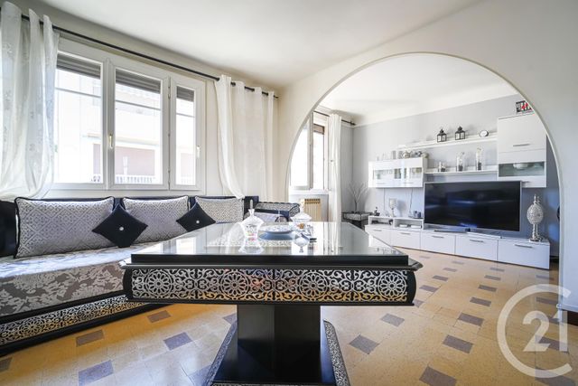 Afficher la photo en grand Appartement T4 à vendre - 4 pièces - 60.47 m2 - MARSEILLE - 13014 - PROVENCE-ALPES-COTE-D-AZUR - Century 21 Intramuros