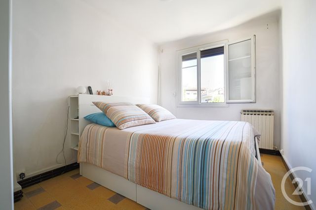 Afficher la photo en grand Appartement T4 à vendre - 4 pièces - 60.47 m2 - MARSEILLE - 13014 - PROVENCE-ALPES-COTE-D-AZUR - Century 21 Intramuros
